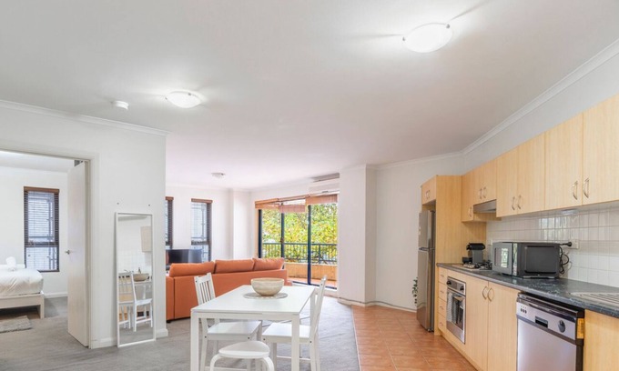 Redfern Apartment | KozyGuru | Redfern | Cozy Apt near Train Station
