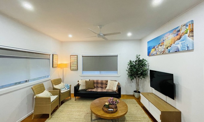 Margate House | Kozzie on Suttons - 300m to beach