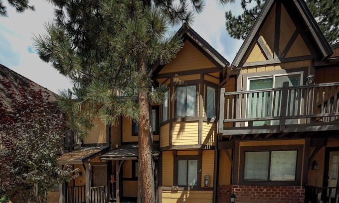 Summit Estates Condo | Kuma Lodge, Walk to Snow Summit