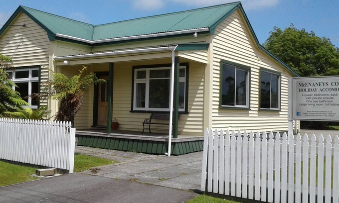 Kumara Hostel | Kumara Historic Cottages - Hostel