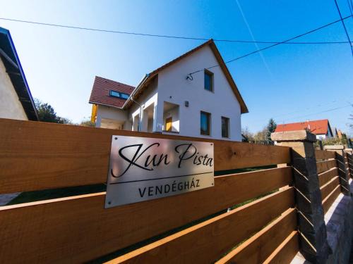 Vertesboglar House | Kun Pista Vendégház III