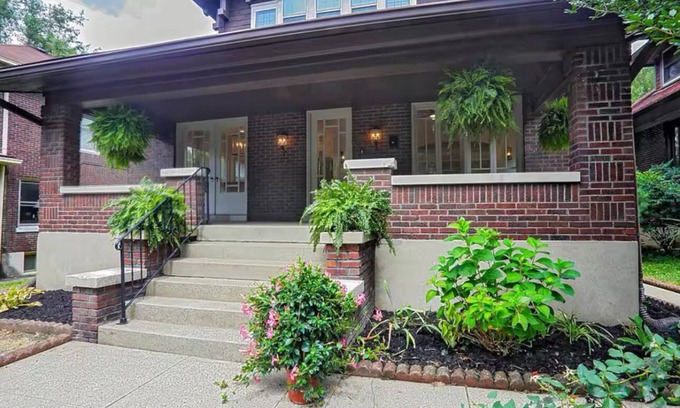 Cherokee Triangle House | KY DERBY @The Cherokee Charmer! ….5 Miles from Churchill Downs !