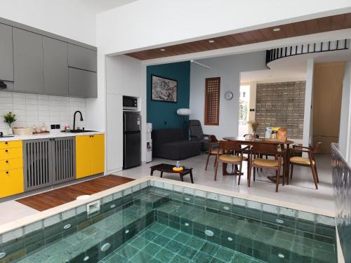 Padalarang House | Kyoto House - KBP with Onsen style pool, Warm water, Near Parahyangan Golf