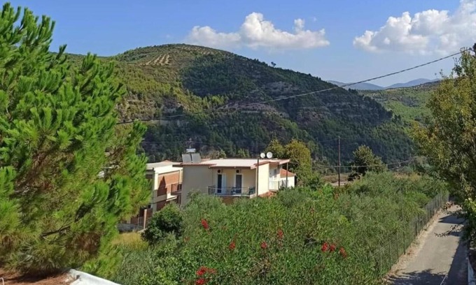 Lepreo House | Kyparissía Karyes Home