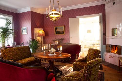 Molnbo Bed & Breakfast | Långbro Gård i Mölnbo