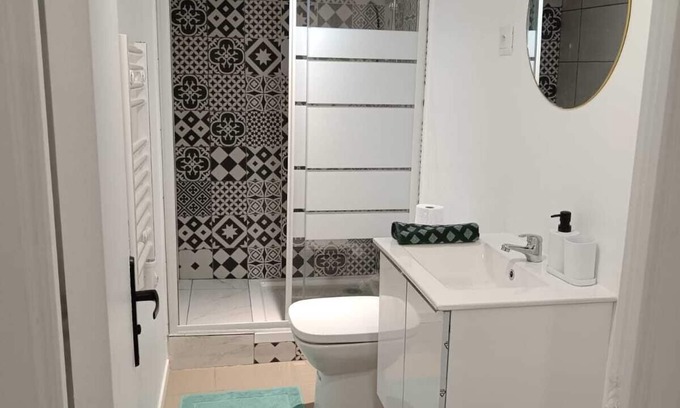 Le Mee-sur-Seine Apartment | L Échappée Verte Souplex Paisible Tout Confort et Bien Équipé