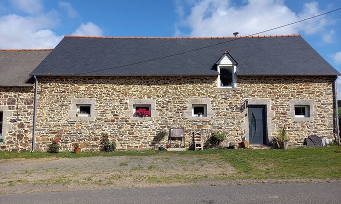 Allineuc House | L Abreuvoir DU Leffo Entre MER ET Campagne. Ressourcez Vous Avec vos Animaux