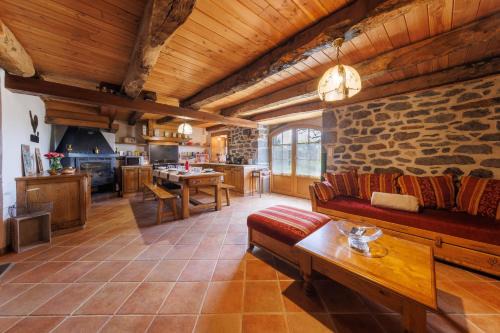 Anglards-de-Salers House | L'Anglardoise - Maison pour 7 voyageurs