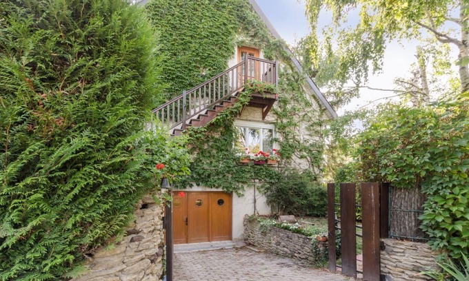 Creney-pres-Troyes House | L'ecrivaine - Creney Pres Troyes