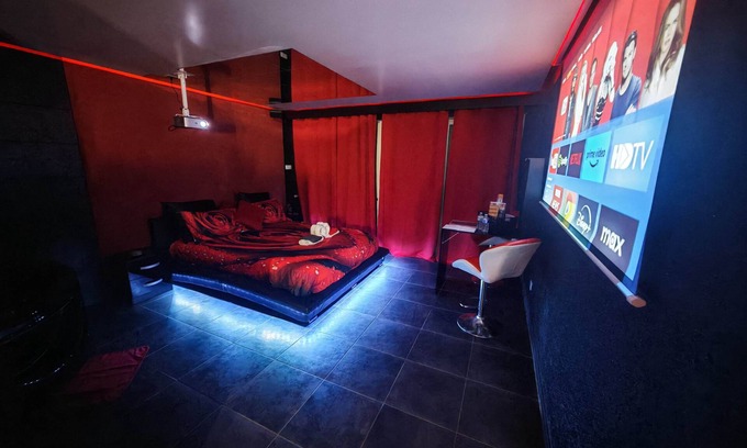 Grandfontaine Apartment | L'escale du Donon - Black apartment - Lovers' night with jacuzzi