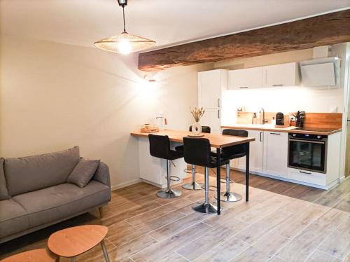 Cremieu Apartment | L'Escapade, spacieux duplex