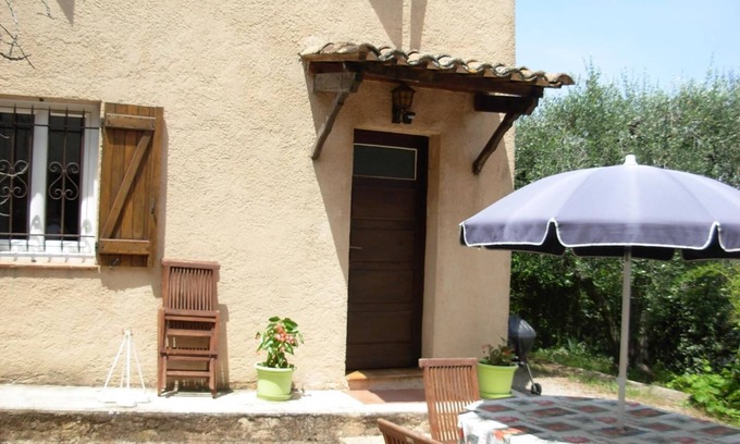 Tanneron House | LA BASTIDE DES TROIS PINS