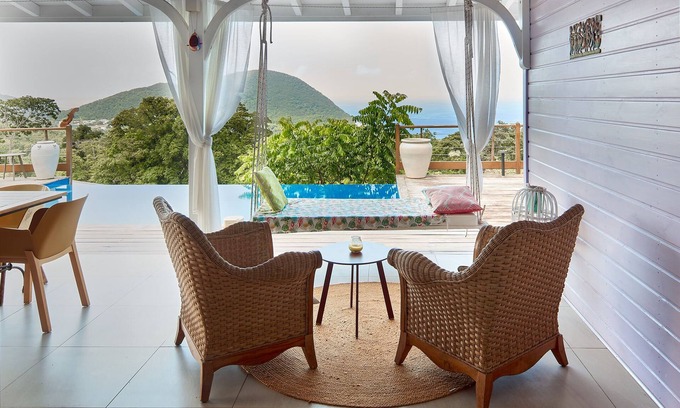 Cafeiere Villa | La Berceuse Rouge, villa