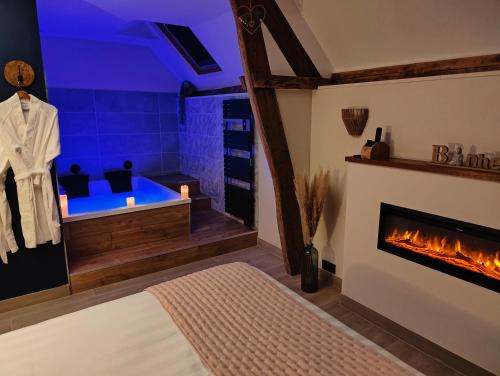 Bailleval House | LA BULLE ROMANTIQUE, Suite avec jacuzzi privatif