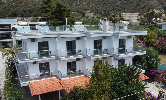 Mola Kalyva Apartment | La Casa Al Mare Apart Hotel