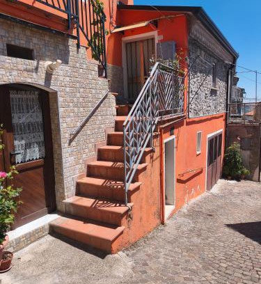 Lacedonia Apartment | La Casa Arancione