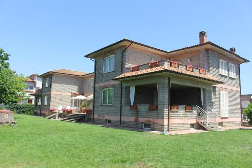 Monterosi House | La Casa di Sofia - Casa Vacanza Monterosi