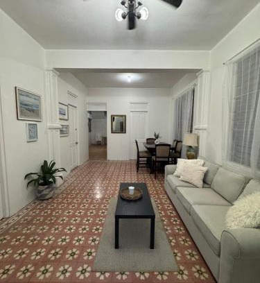 Aguadilla Pueblo House | La Casita Amarilla Rompe Olas Beach