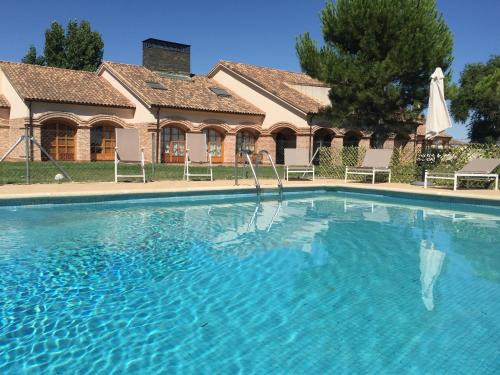Almenara de Tormes Villa | La Casona del Tormes