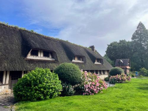 Vattetot-sous-Beaumont House | La Chaumière Normande