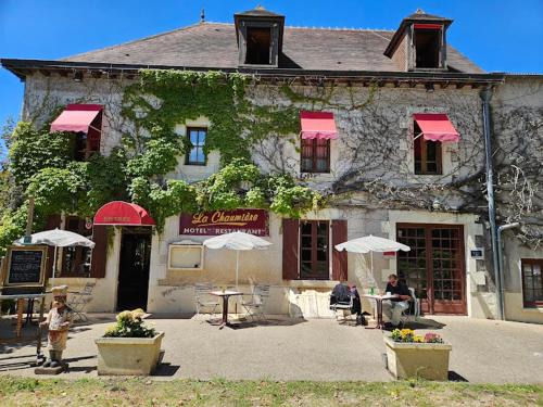 Villeneuve-sur-Allier Hotel | La Chaumière DE L'EAU SAUVAGE