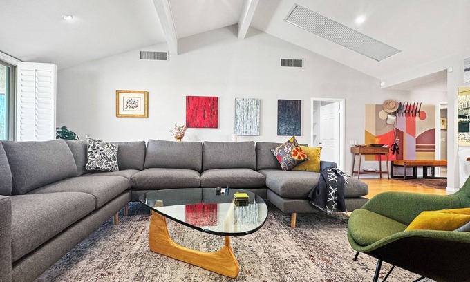 Canyon Corridor Condo | La Condesa Oasis: Luxe Condo Spa Mountain View
