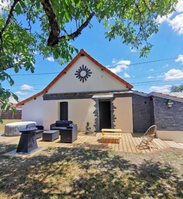 Chaon House | La Demeure du Faon gîte raffiné 4 personnes avec piscine et jacuzzi, en plein cœur de la Sologne à proximité immédiat de Lamotte-Beuvron et des Châteaux de la Loire et du Zoo de Beauval, Center Parca Hauts des Bruyères