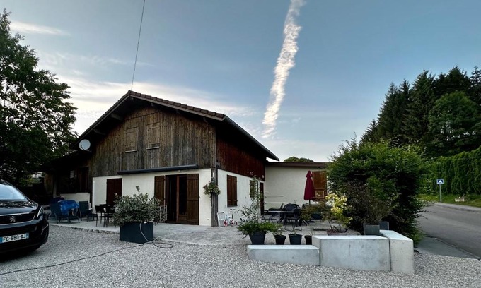 Monnet-la-Ville House | LA DRYADE