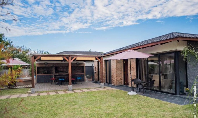Termas del Dayman House | La Esquina - hermosa casa en Termas del Daymán con Piscina