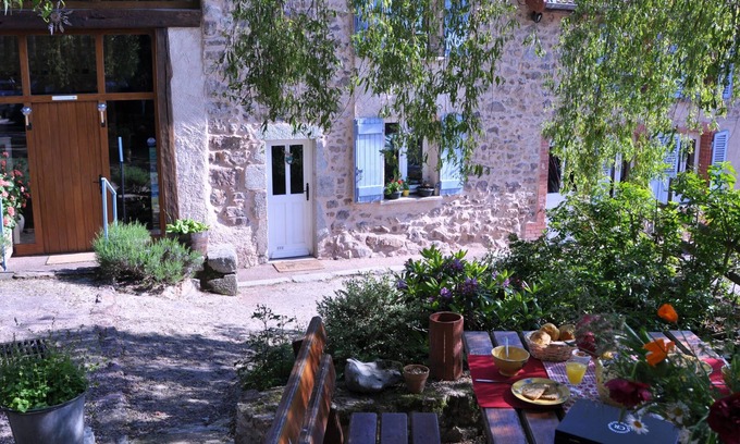 Ambierle House | La ferme aux Abeilles