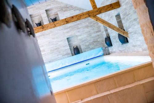 Saint-Wambert-des-Trois-Vallees Bed & Breakfast | La Ferme de l'Oudon & SPA