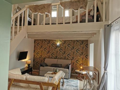 Saint-Prest House | La forte maison