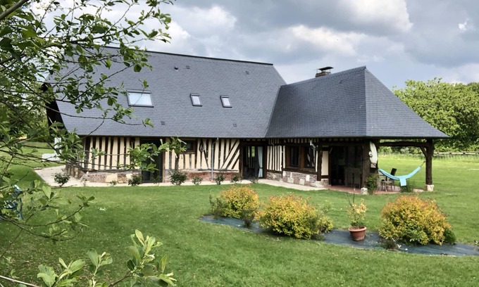 Flancourt-Catelon House | La Roselière: Charm and Conviviality for Unforgettable Stays