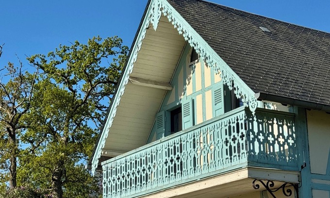 Flancourt-Catelon House | La Longère: Comfort and Authenticity for Stays with Family or Friends