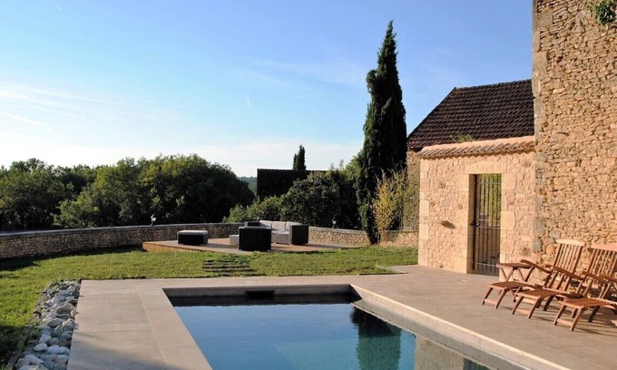 Saint-Amand-de-Coly House | La Lauzière is an authentic French holiday home with private swimming pool