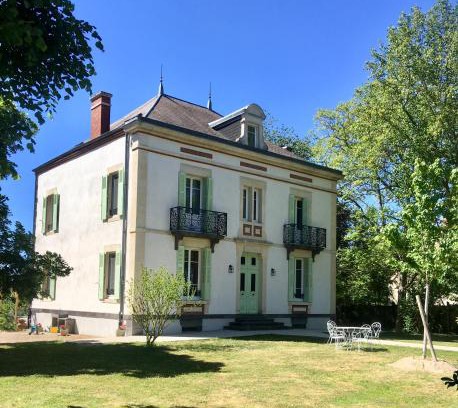 Monteignet-sur-l'Andelot House | La Maison de l'Andelot