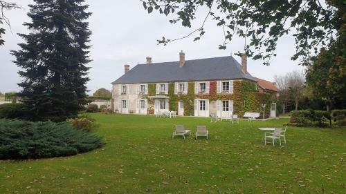 Cuvergnon Bed & Breakfast | La Maison Blanche