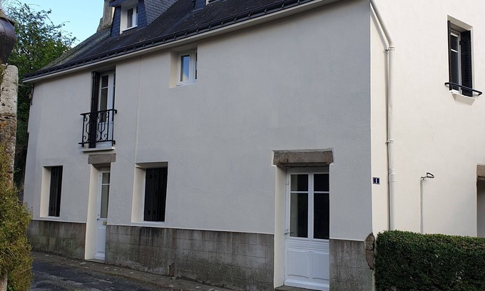 Guemene-sur-Scorff House | La Maison Crème is a stunning town house, in the heart of Guemene Sur Scorff.