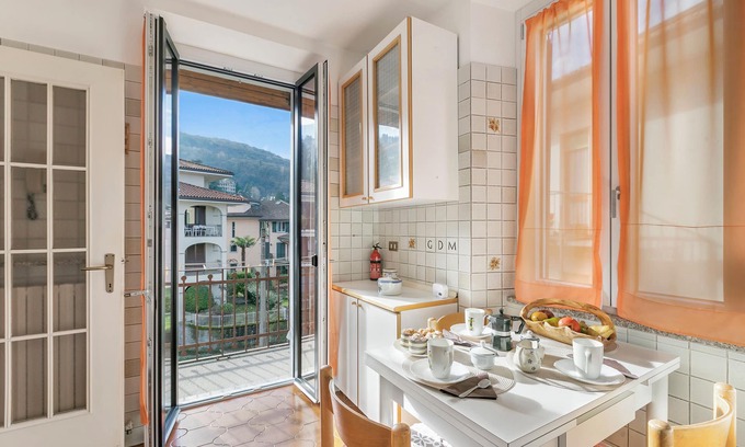 Stresa Apartment | La Maison di Annamarie Stresa Center