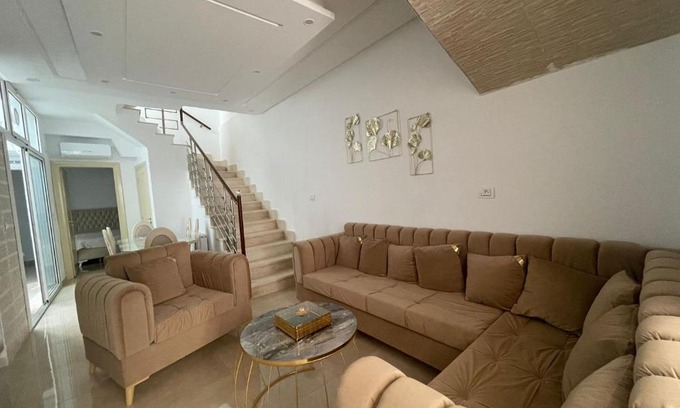 Hiboun House | La maison du Jasmin
