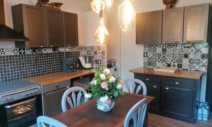 Funay - Bruyeres Villa | La maison ouverte avec cheminée extérieure et SPA