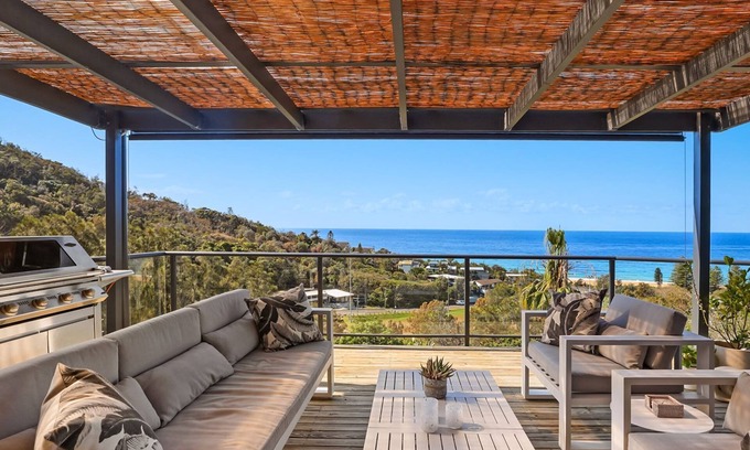 Newport House | La Mer perched on the Newport headland with spectacular views over Newport Beach