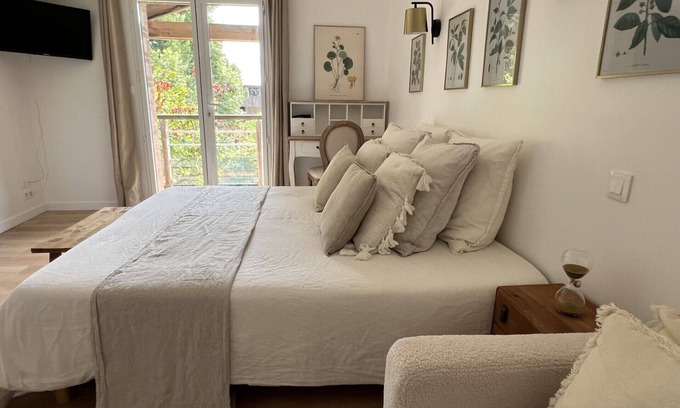 Le Poire-sur-Vie House | La Millière -Marie-Anne & Marie-Adélaïde
