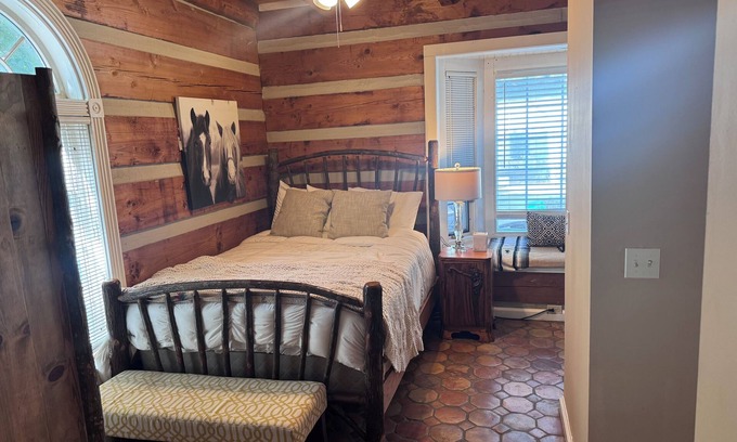 Kingston Springs Cabin | La Pearla Ranch Nashville, 7 bedroom, 8 bath, 9500 sf Log Mansion with pool