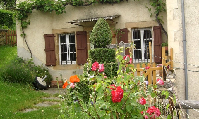 Sainte-Colombe Other | La Petite Ferme de Casimir au Calme Avec Piscine Hors sol Sans Aucun vis à vis