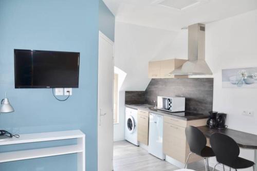 Avoine Apartment | La petite maison 3