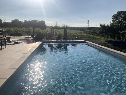 Prehy House | La Petite maison de Céline & Frédéric avec piscine à Préhy