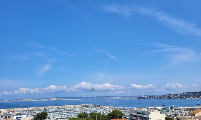 8th Arrondissement Apartment | La Pointe Rouge vue mer