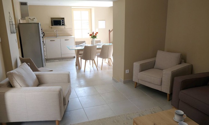 Celle-Levescault House | La Poste Restante - Celle Levescault