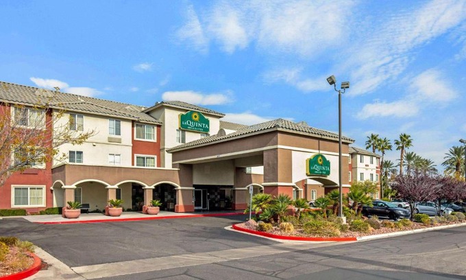 Peccole Ranch Hotel | La Quinta by Wyndham Las Vegas RedRock/Summerlin
